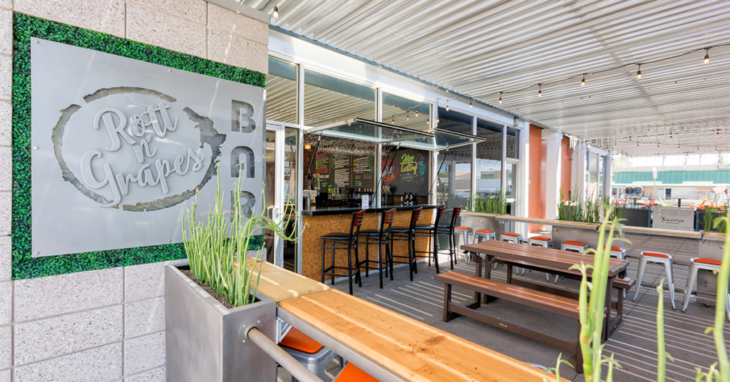 2018_RnG-uptown-patio-bar Rott n' Grapes uptown patio and bar